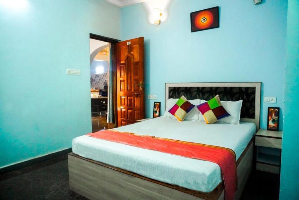 מוריג'ים Oyo 15626 The Sovva Hotel מראה חיצוני תמונה