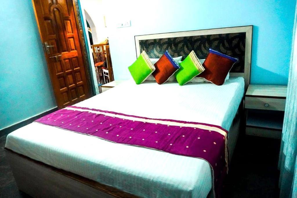 מוריג'ים Oyo 15626 The Sovva Hotel מראה חיצוני תמונה