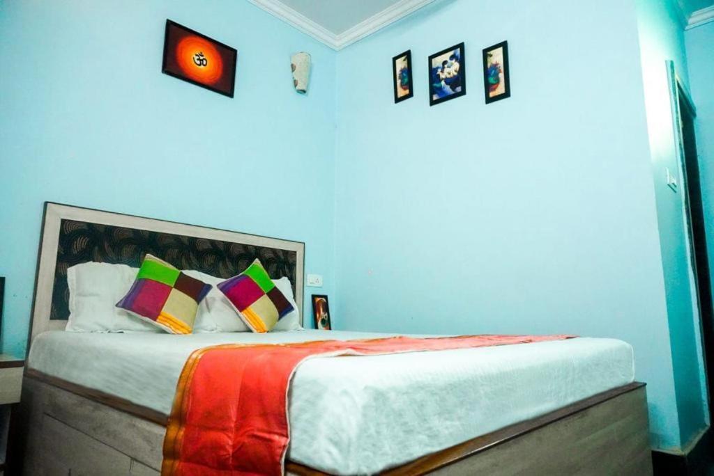 מוריג'ים Oyo 15626 The Sovva Hotel מראה חיצוני תמונה
