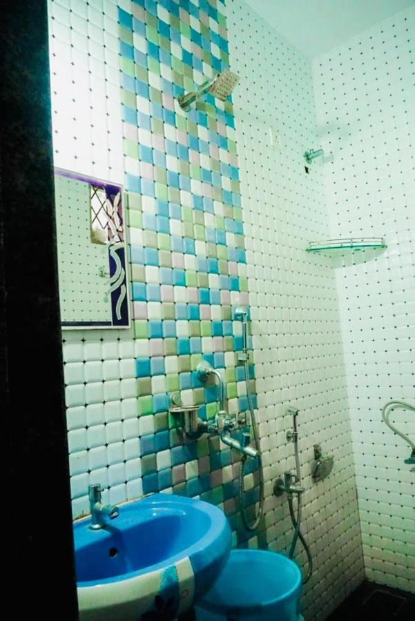 מוריג'ים Oyo 15626 The Sovva Hotel מראה חיצוני תמונה