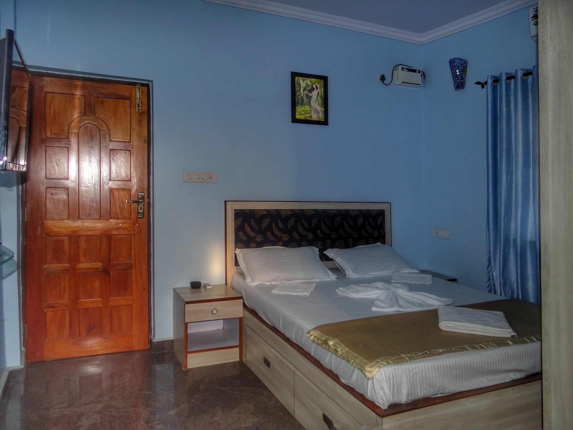 מוריג'ים Oyo 15626 The Sovva Hotel מראה חיצוני תמונה