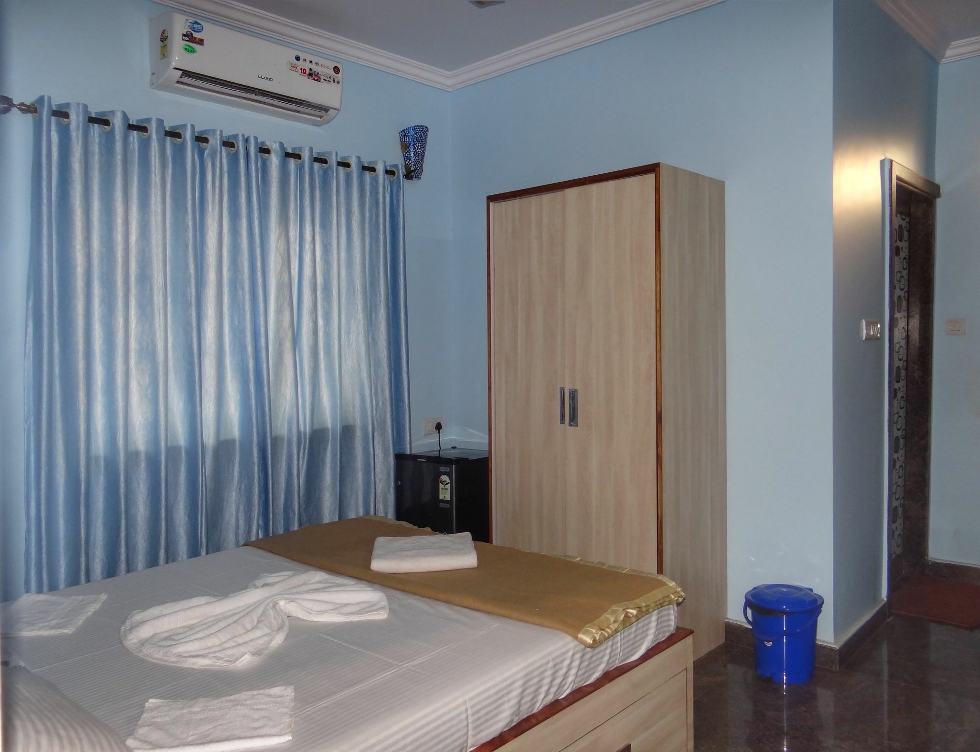 מוריג'ים Oyo 15626 The Sovva Hotel מראה חיצוני תמונה